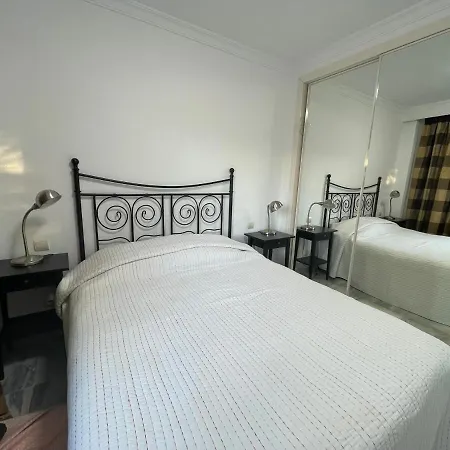 сozy 2 Bedroom In Area Of Apartment Marbella