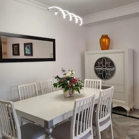 сozy 2 Bedroom In Area Of Apartment Marbella