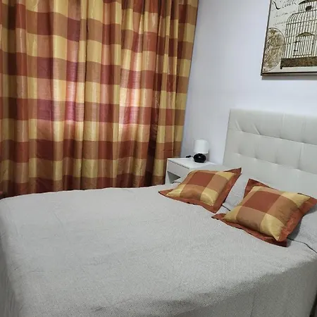 сozy 2 Bedroom In Area Of Apartment