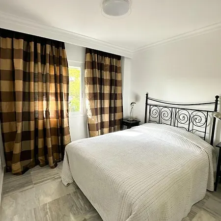 сozy 2 Bedroom In Area Of *